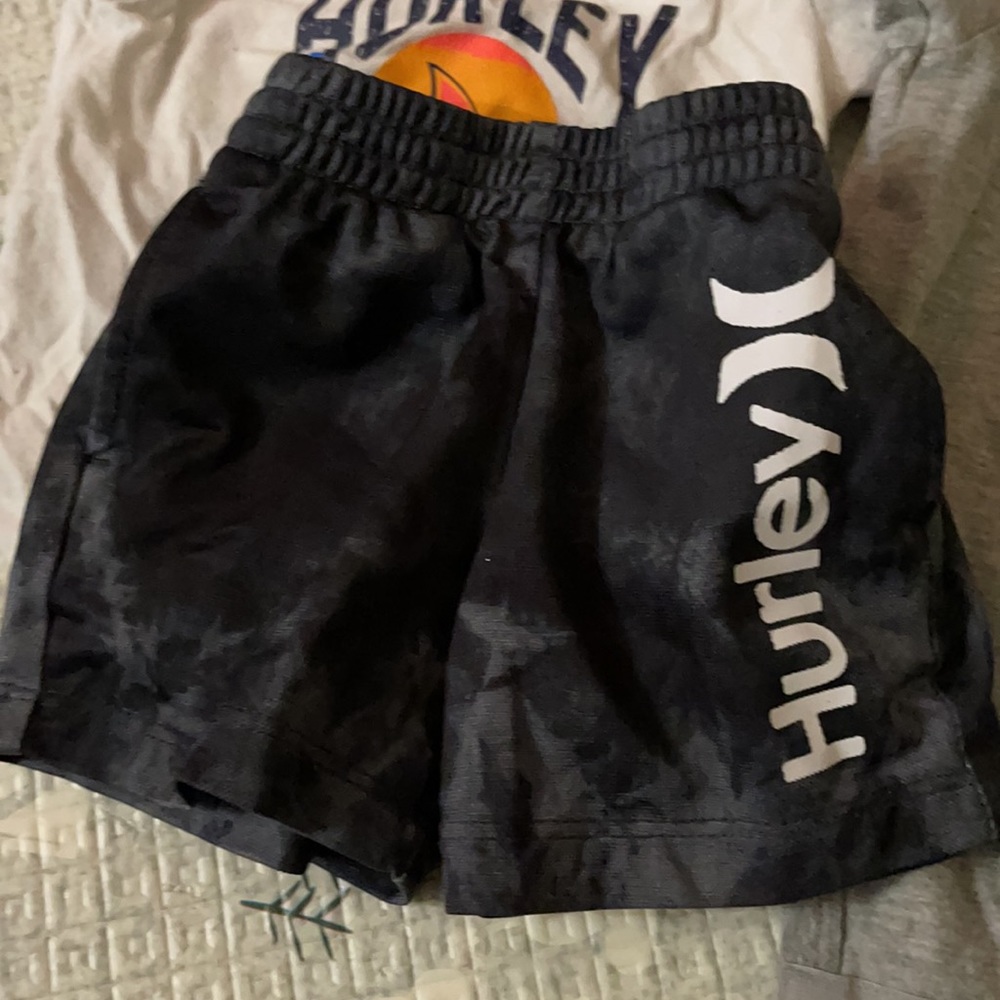 Hurley bundle - Picture 4 of 4